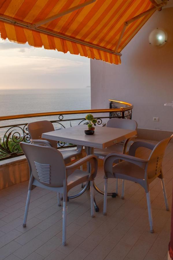 Vila Zahaj Vlore Bagian luar foto